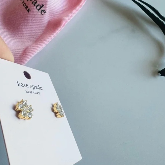kate spade flower stud. - Picture 2 of 3